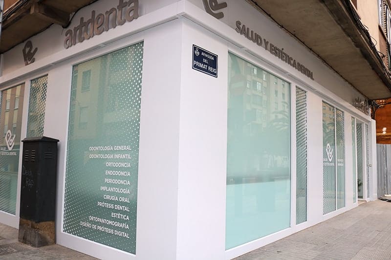 Fachada Clínica Dental en Valencia Benimaclet